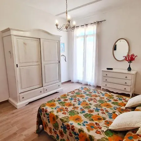 Maison Chloe Holiday home